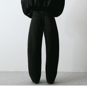 H&M Black Barrel-Leg Jeans – Size 4 (EUR 36) – NWT